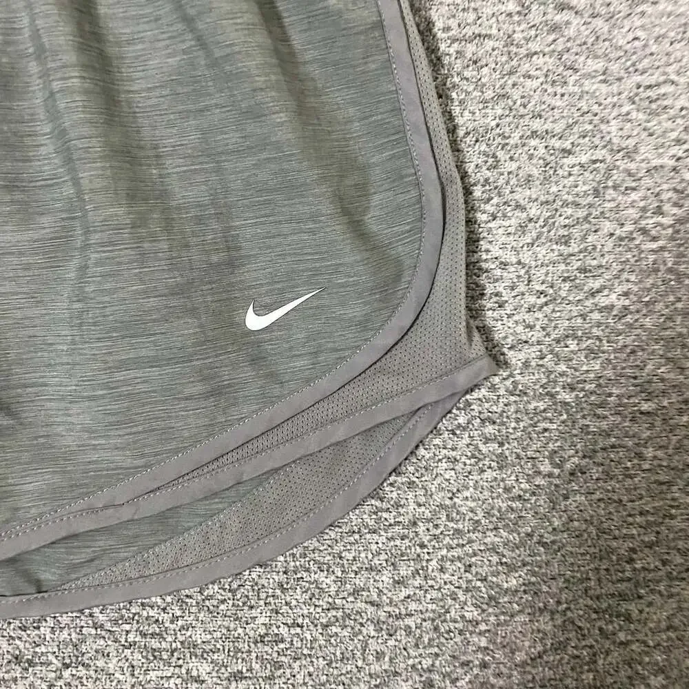Nike Women’s Size XL Gray Lined Polyester Activewear Skorts